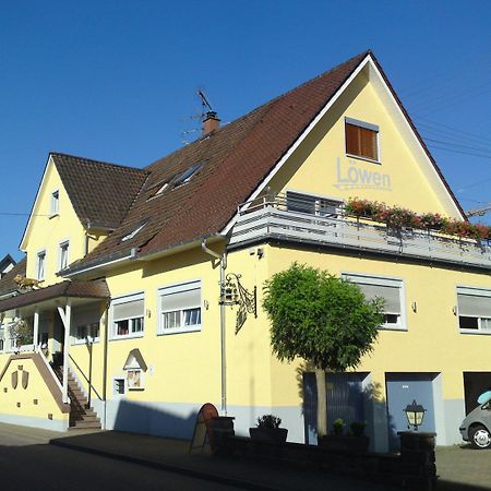 Landgasthaus Loewen Mit Gaestehaus Holzhausen  المظهر الخارجي الصورة